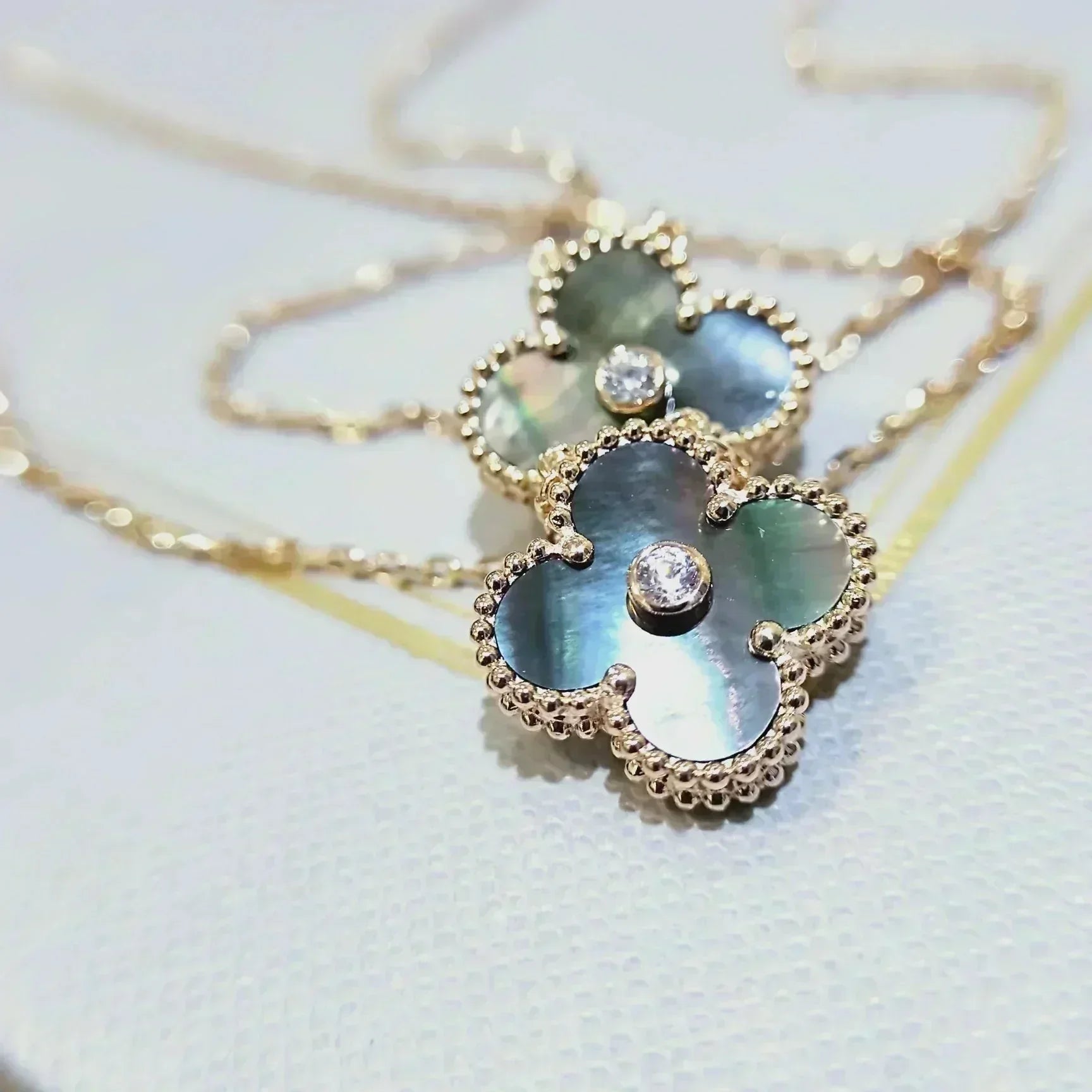 [Raffine]CLOVER 15MM DIAMOND AND MOTHER-OF-GREY NECKLACE