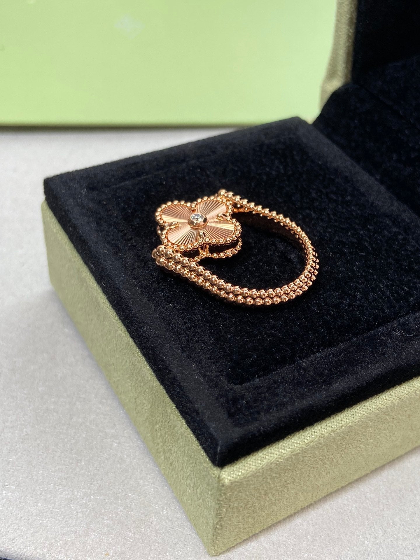 [Raffine]CLOVER RIVERSIBLE PINK GOLD RING