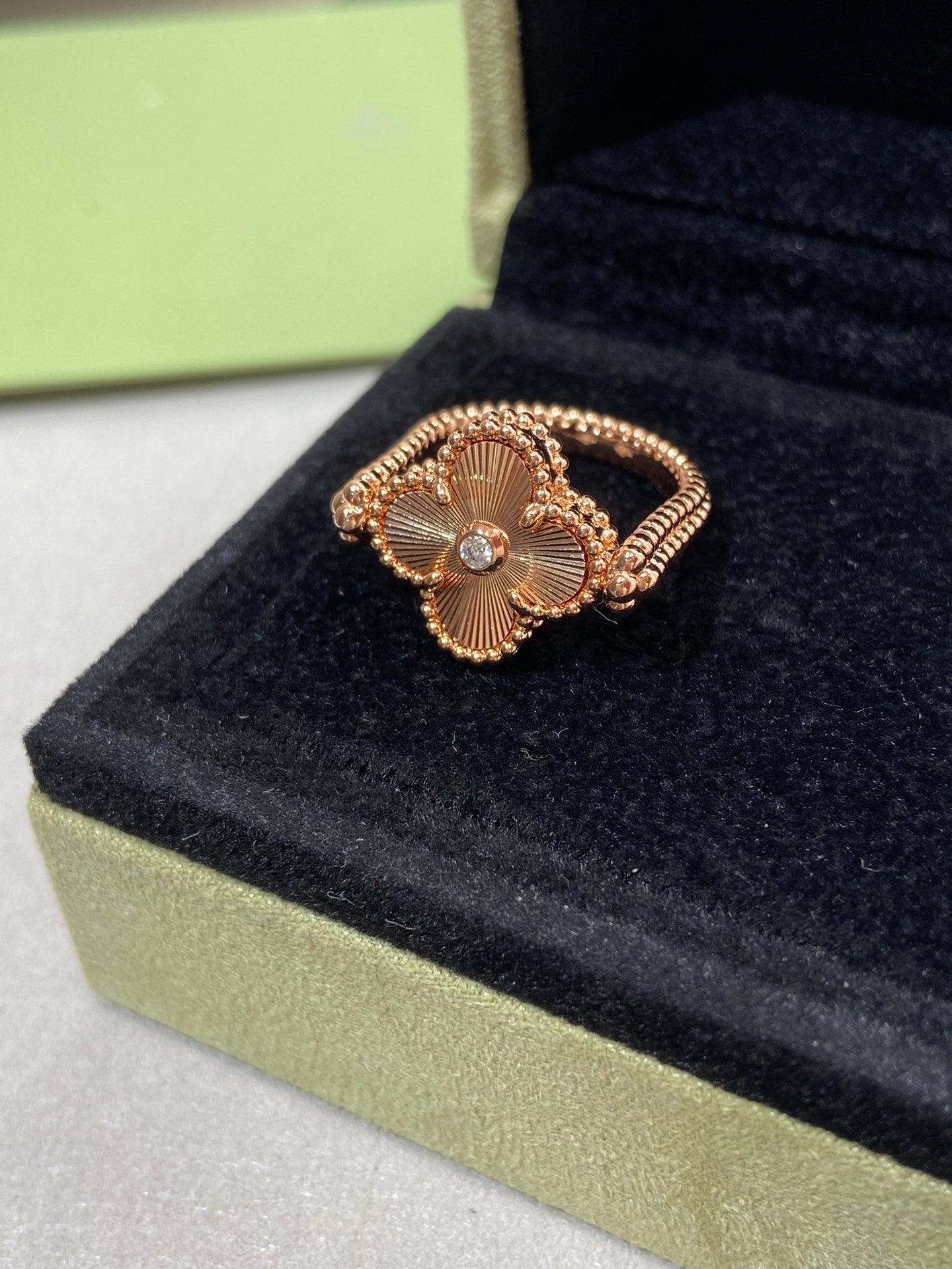 [Raffine]CLOVER RIVERSIBLE PINK GOLD RING