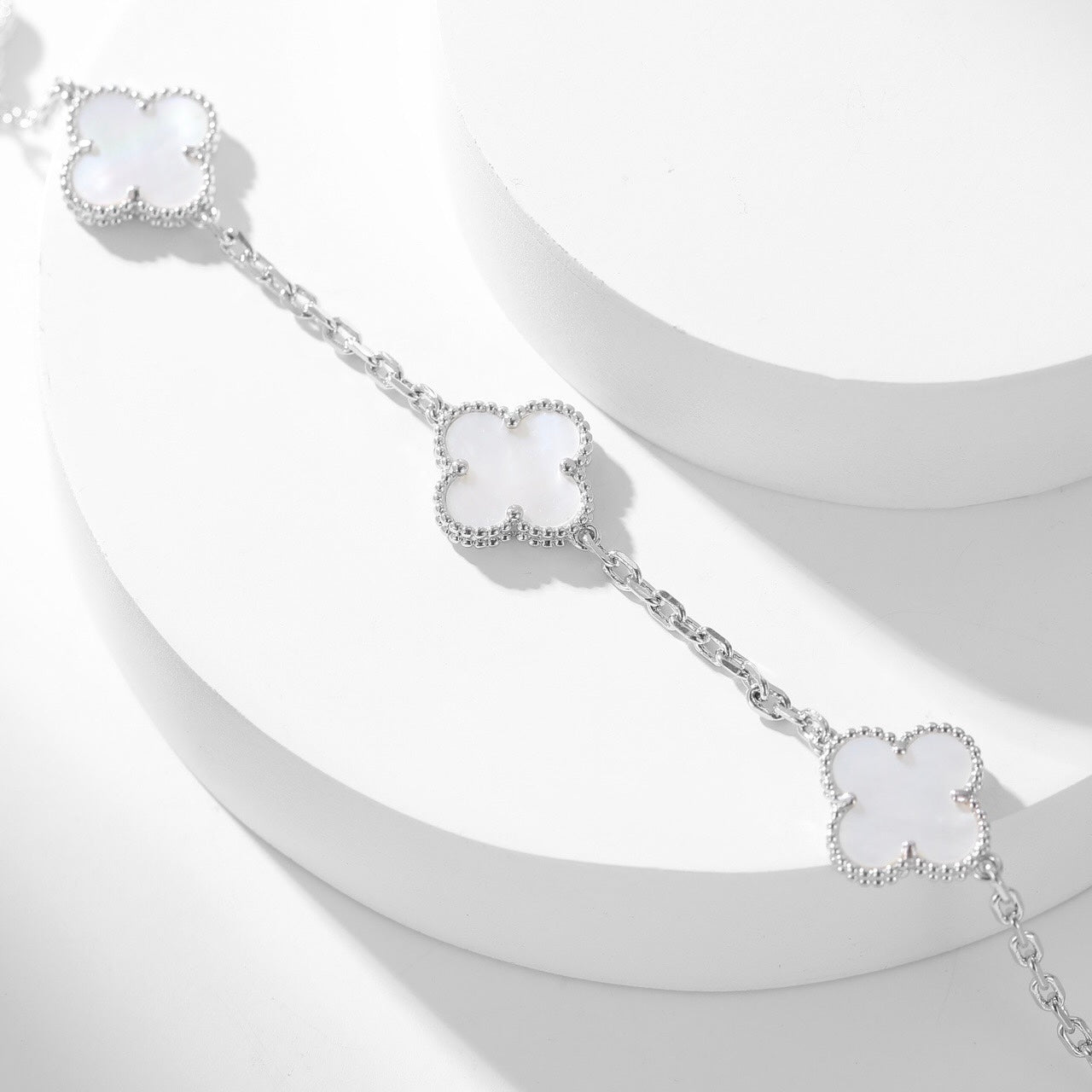 [Raffine]CLOVER 10 MOTIFS WHITE MOTHER OF PEARL NECKLACE