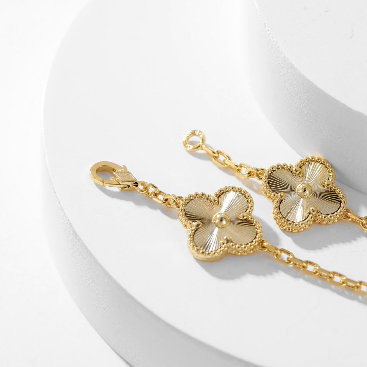 [Raffine]CLOVER 10 MOTIFS LASER NECKLACE