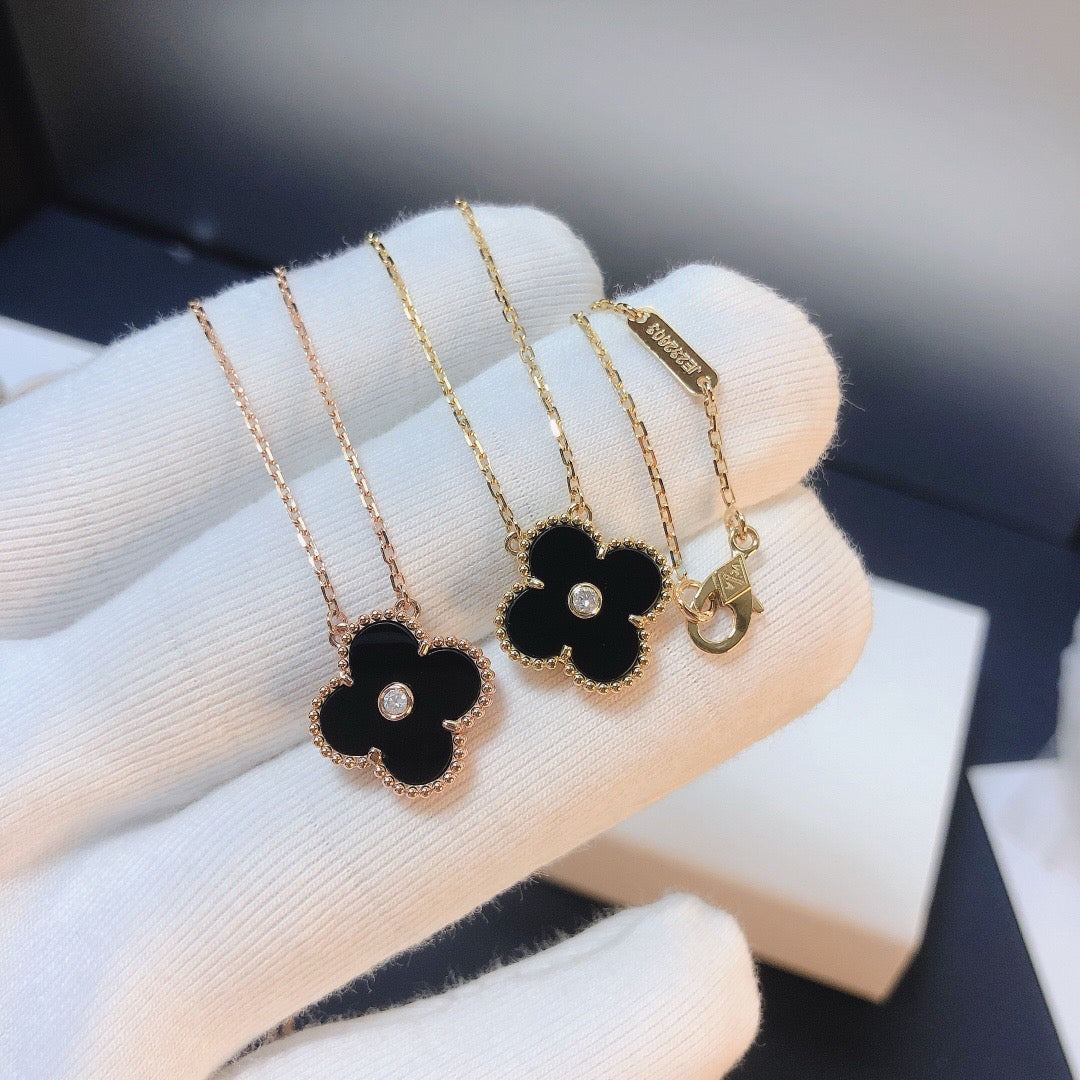 [Raffine]CLOVER 15MM DIAMOND ONYX NECKLACE