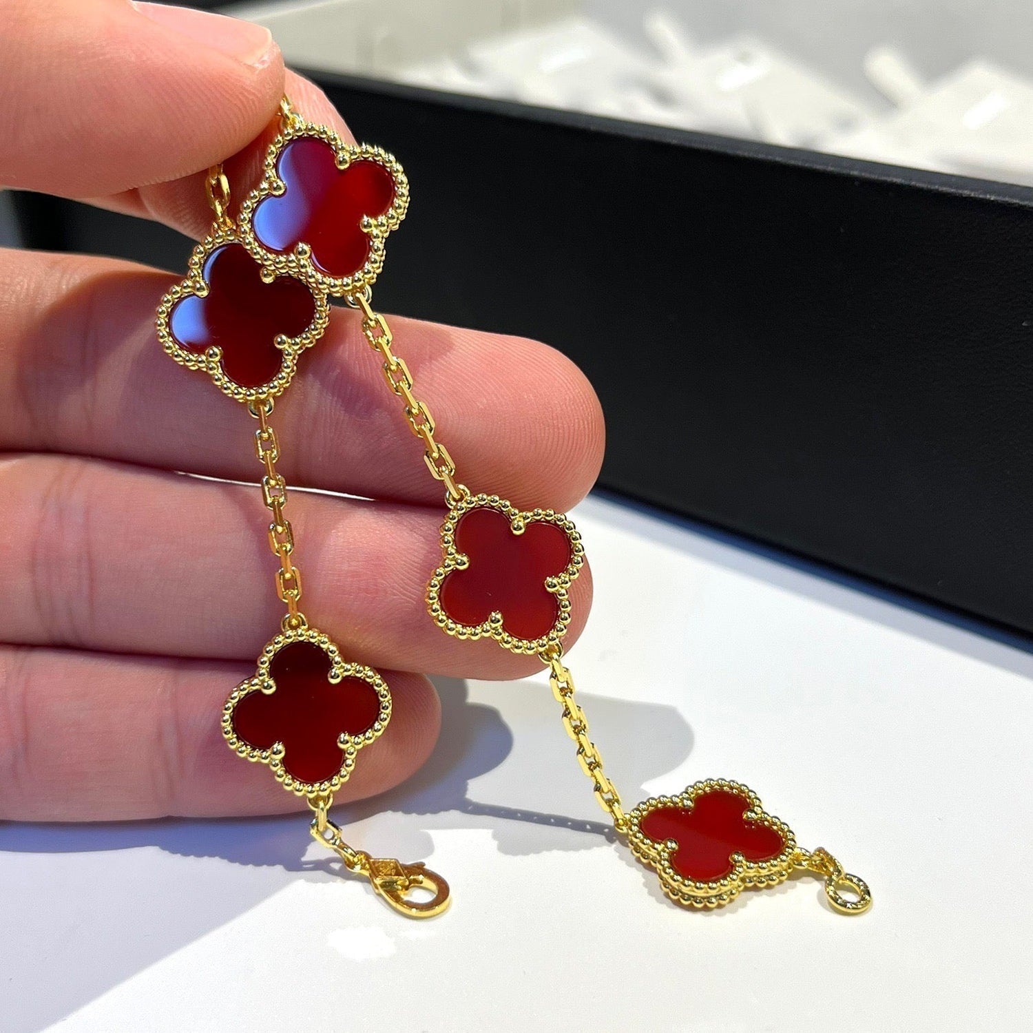 [Raffine]CLOVER 5 MOTIFS RED AGATE  BRACELET