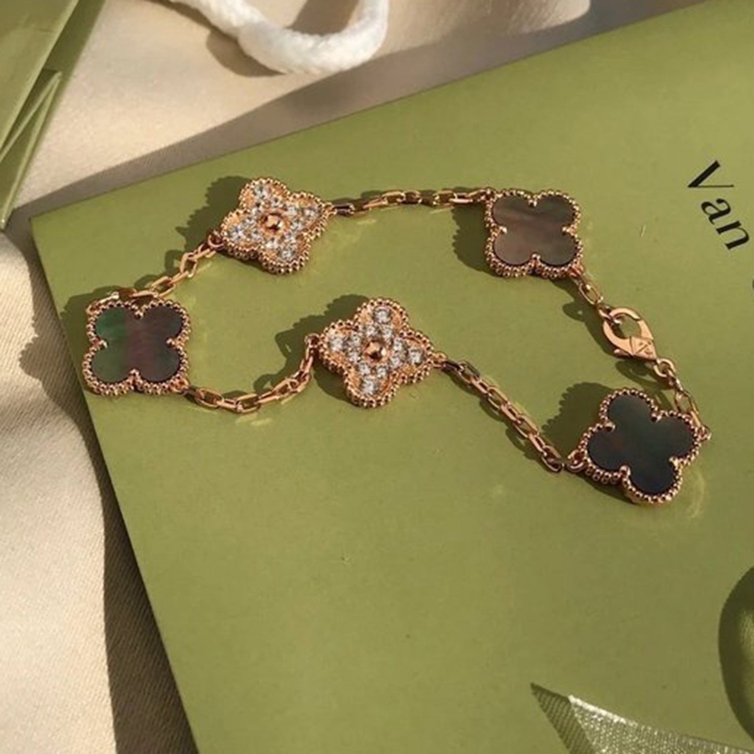 [Raffine]CLOVER 5 MOTIF GRAY MOP DIAMOND BRACELET