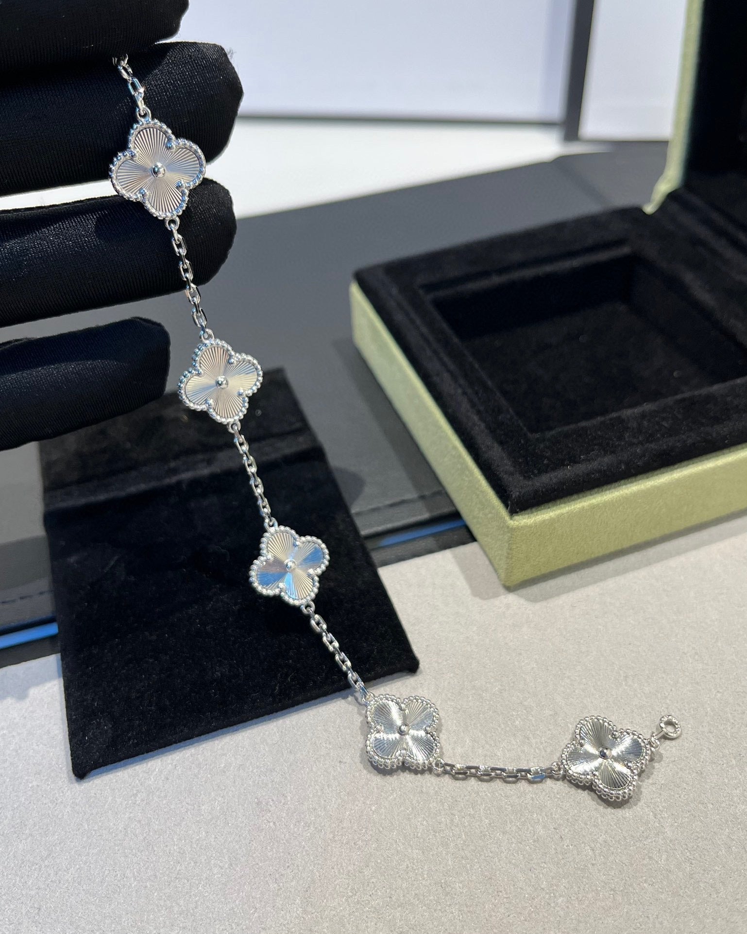 [Raffine]CLOVER SILVER 5 MOTIFS BRACELET