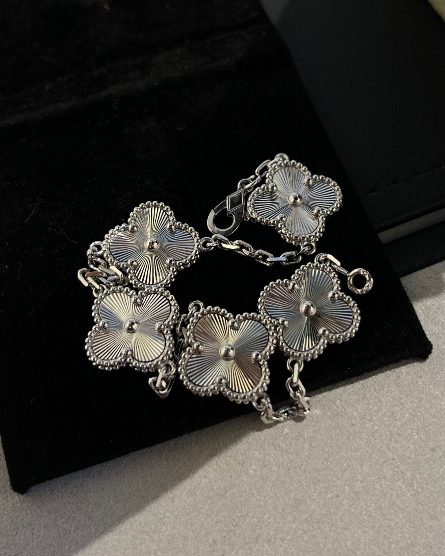 [Raffine]CLOVER SILVER 5 MOTIFS BRACELET