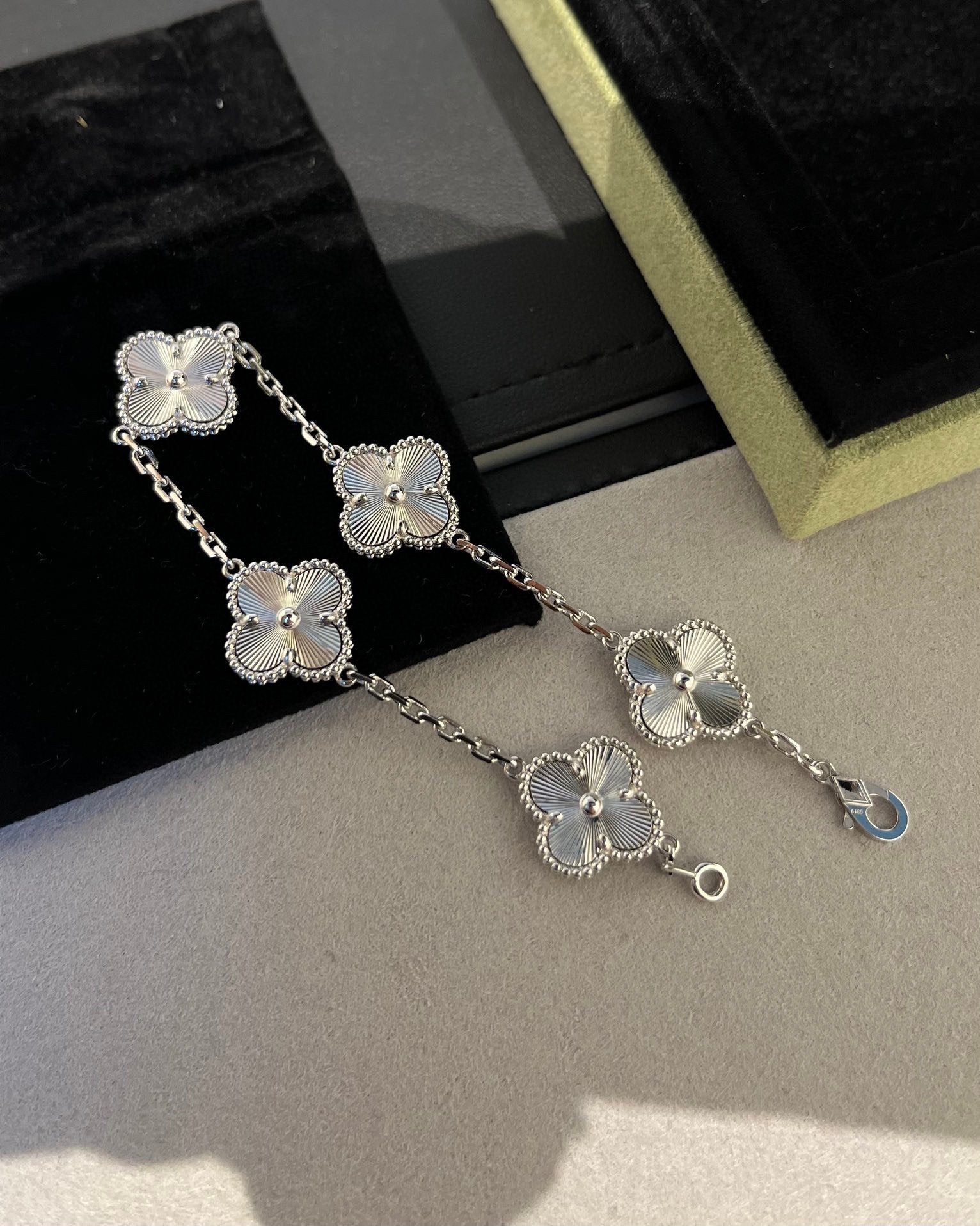 [Raffine]CLOVER SILVER 5 MOTIFS BRACELET