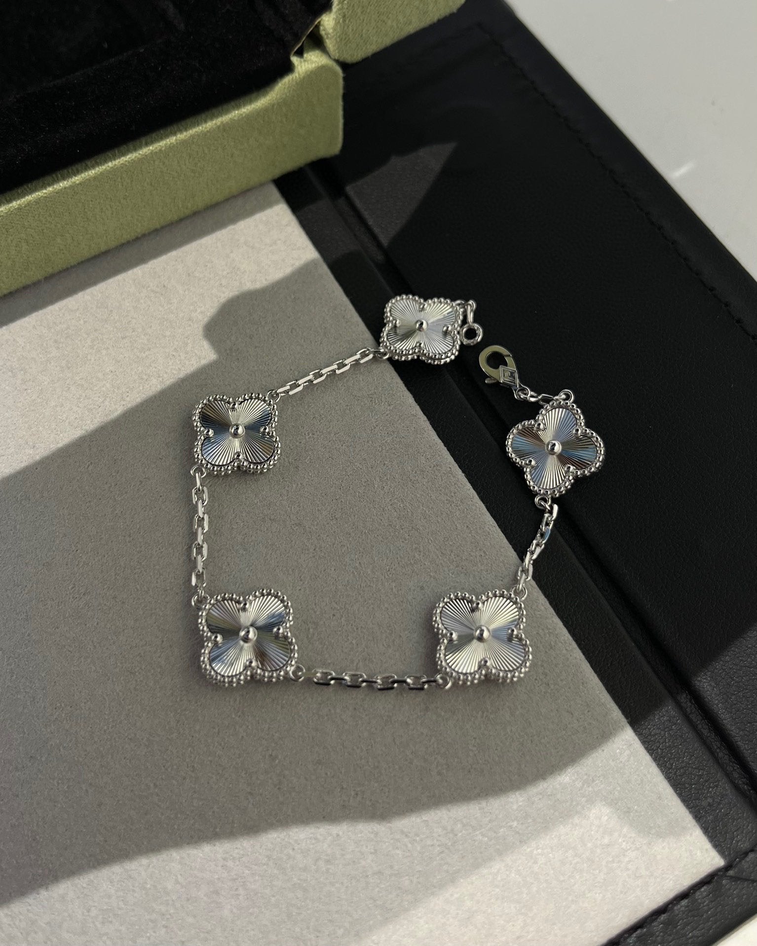 [Raffine]CLOVER SILVER 5 MOTIFS BRACELET